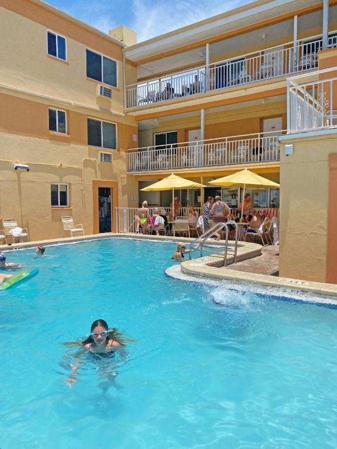 Page Terrace Beachfront Hotel St. Pete Beach Buitenkant foto