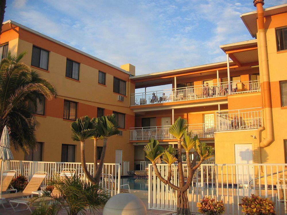 Page Terrace Beachfront Hotel St. Pete Beach Buitenkant foto