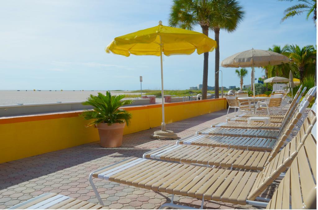 Page Terrace Beachfront Hotel St. Pete Beach Buitenkant foto