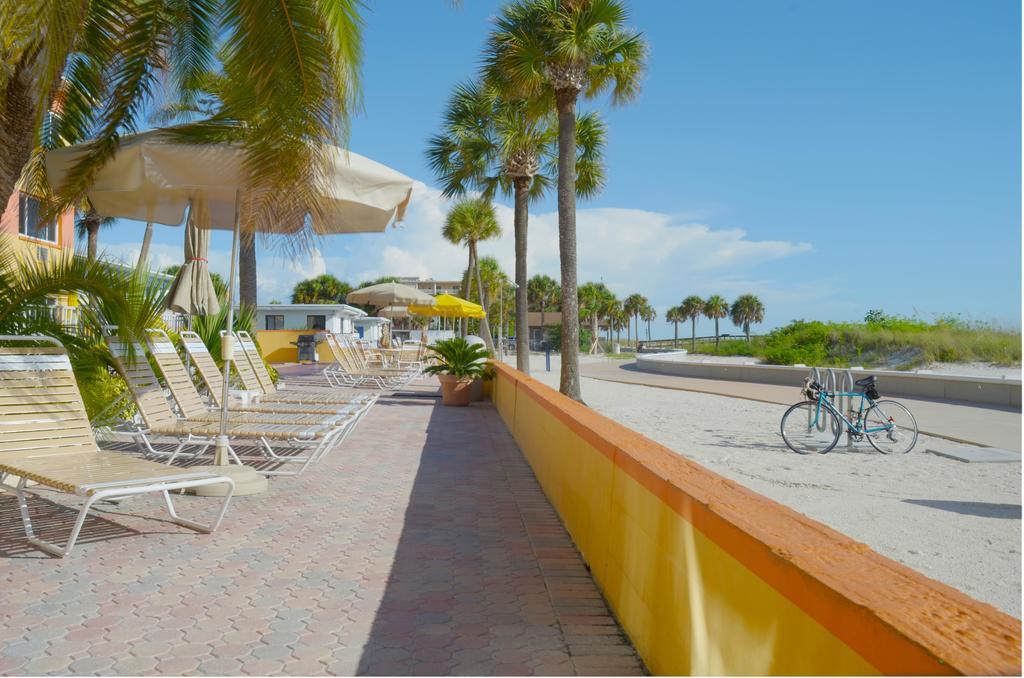 Page Terrace Beachfront Hotel St. Pete Beach Buitenkant foto