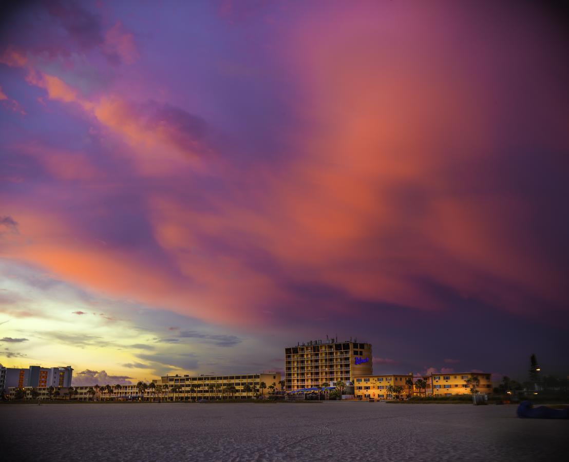 Page Terrace Beachfront Hotel St. Pete Beach Buitenkant foto